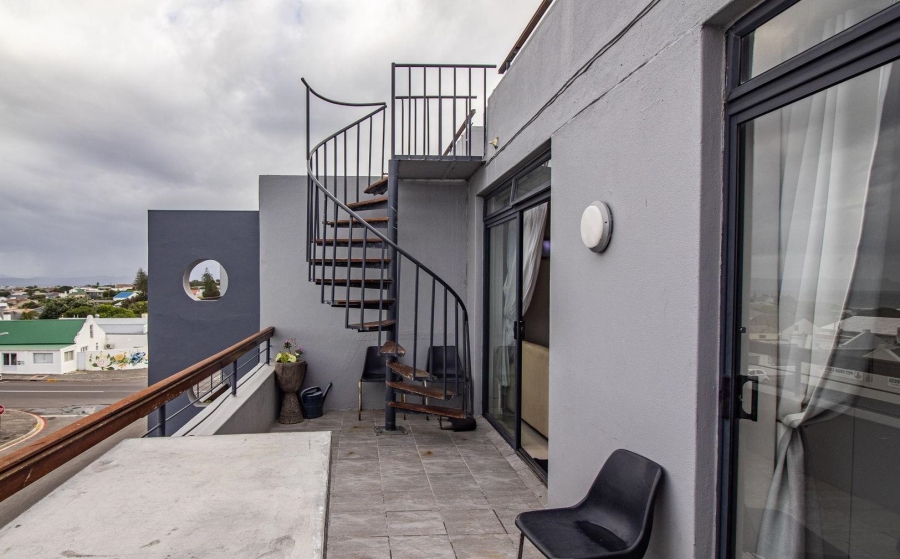 2 Bedroom Property for Sale in Gansbaai Central Western Cape